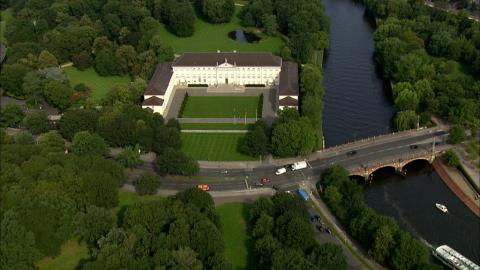 Stock Footage - Bundespräsidialamt Schloss Bellevue